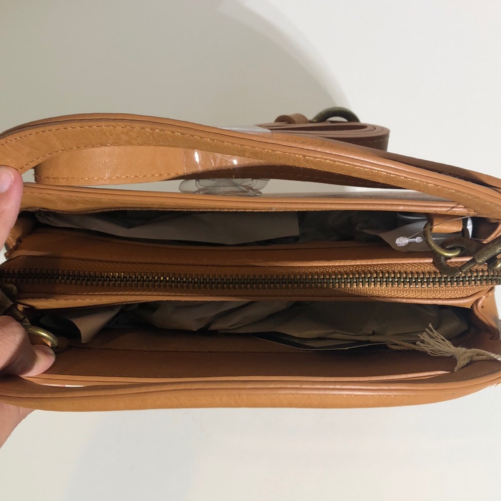 Women’s Woven Circle Crossbody Bag - Picture 3 of 6